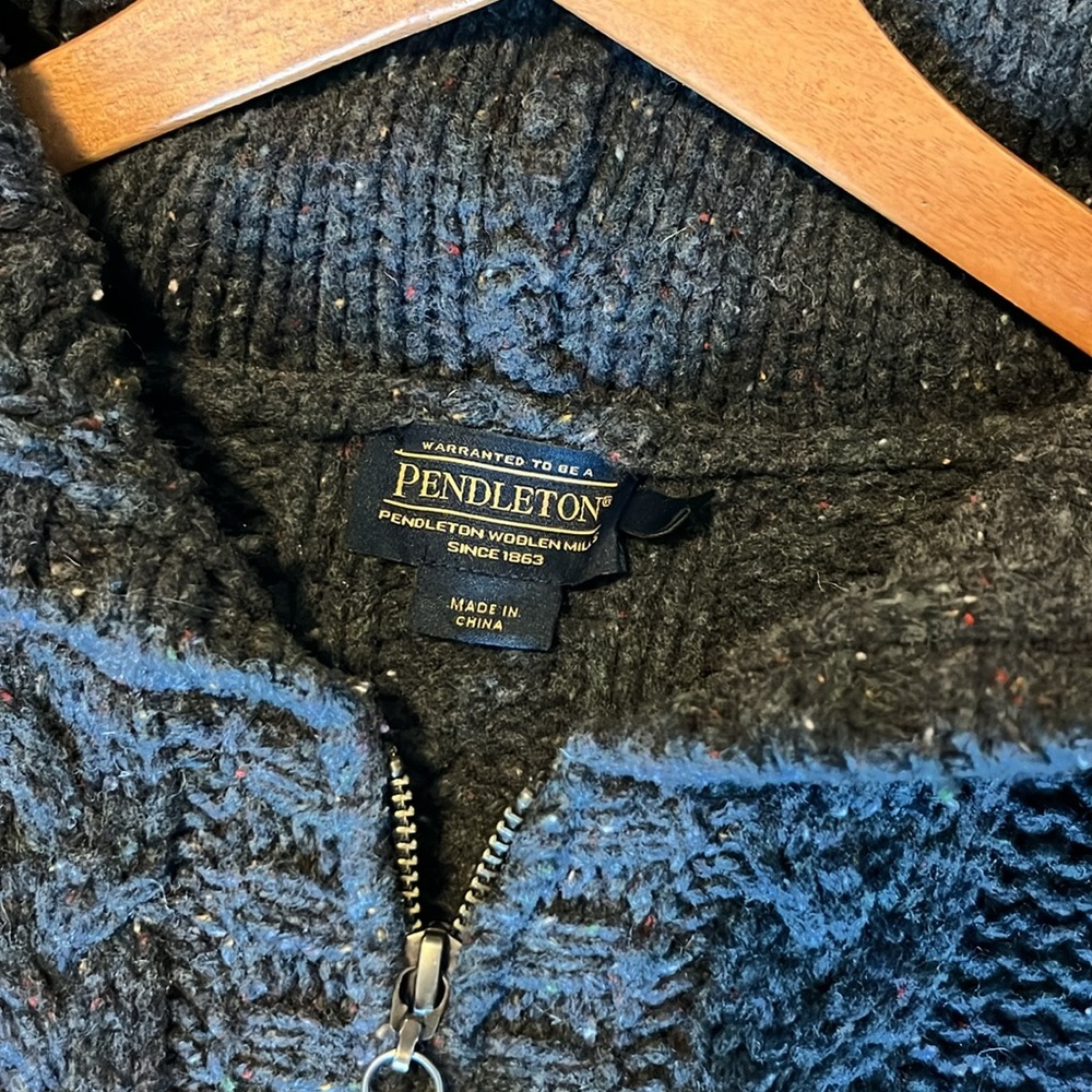 Pendleton Aran cable sweater jacket - Picture 10 of 10